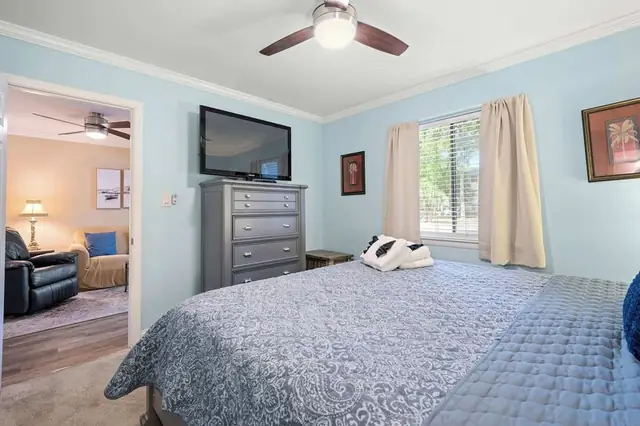 Bedroom at Fiddler’s Cove 21C